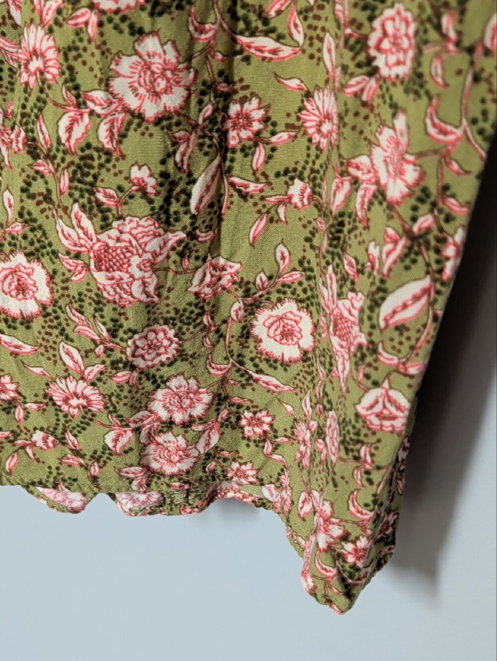 Jessica Simpson Olive and Pink Floral Scoop Neck Blouse - Picture 6 of 8